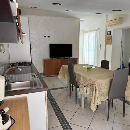 A Picco Sul Mare Apartment *